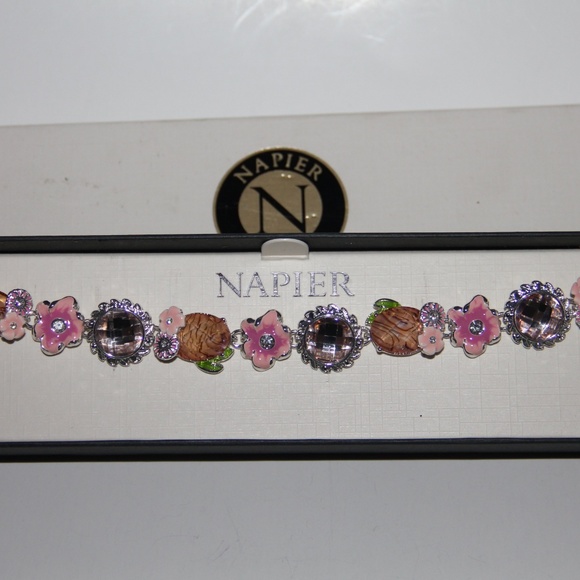 NEW! Napier Whimsical Charm Bracelet IOB - Picture 4 of 6